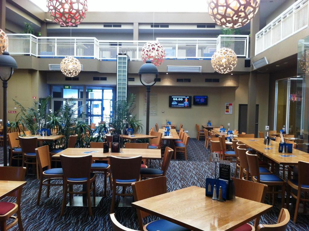 The Lighthouse Hotel Ulverstone Exterior photo