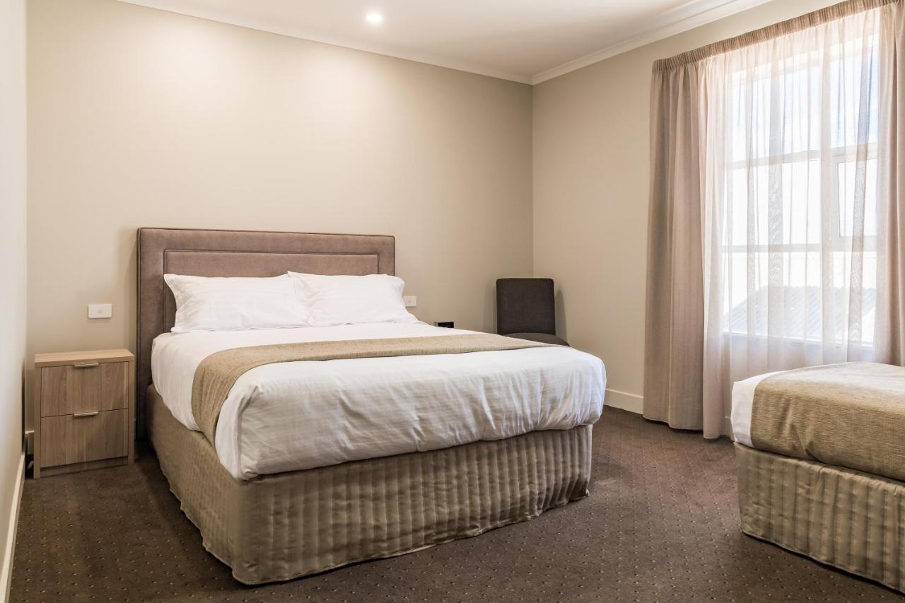 The Lighthouse Hotel Ulverstone Exterior photo